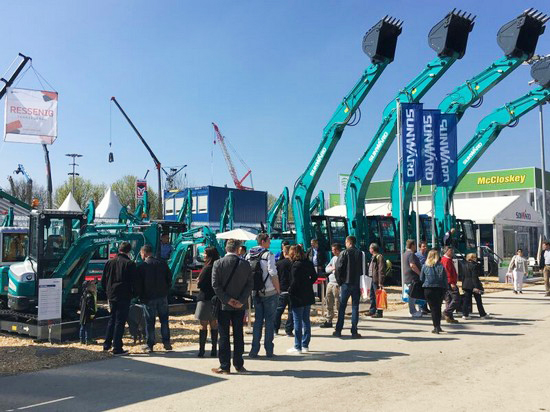 A Perfect Combination of Technology and Beautiful - Sunward High-end Products Debut at BAUMA 2016