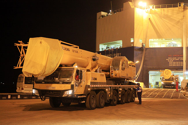 The World’s Largest-tonnage Truck Crane being Exported to South America in Batch
