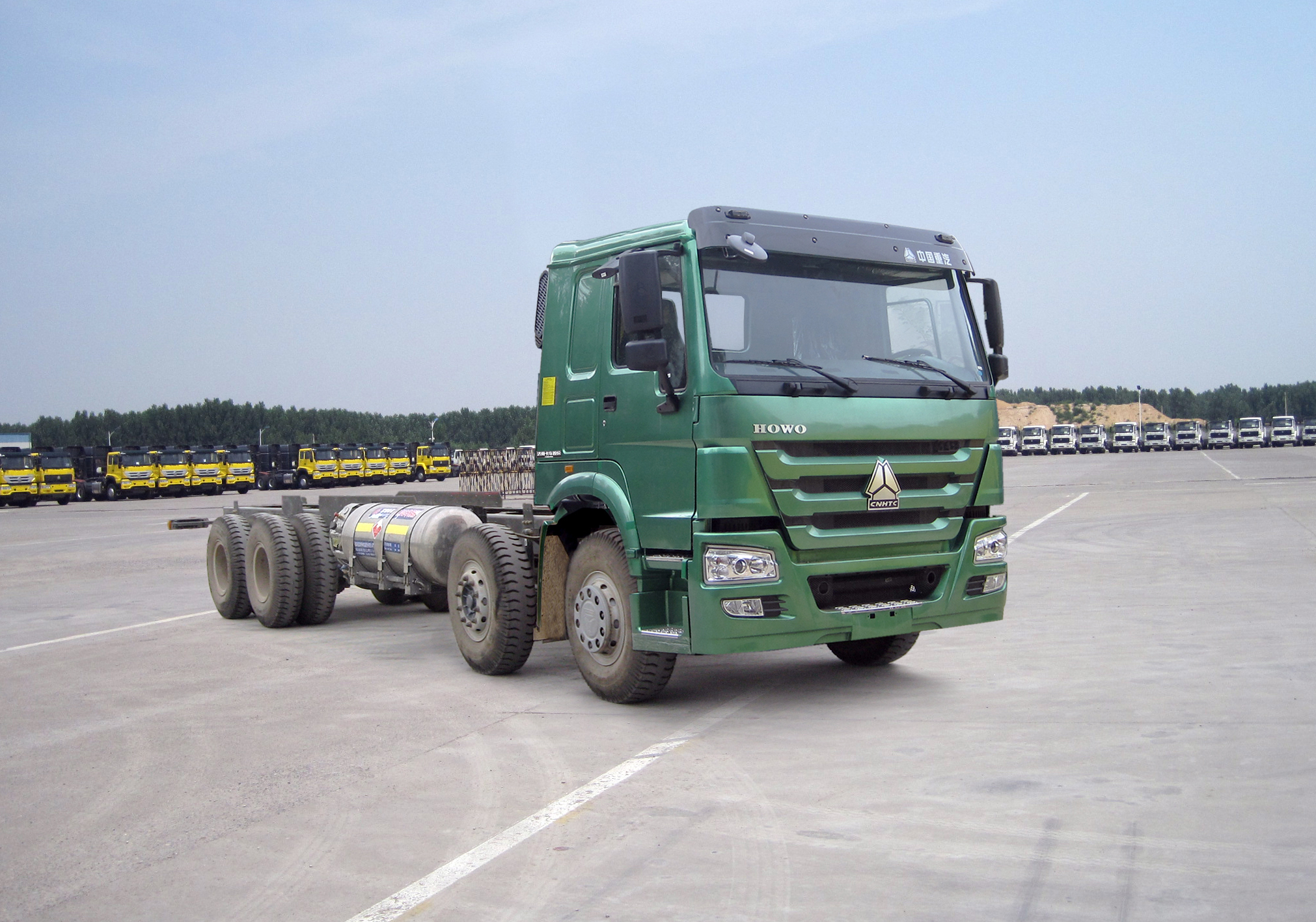 SINOTRUK [HOWO Series]  ZZ1317N3667E1L Cargo truck chassis