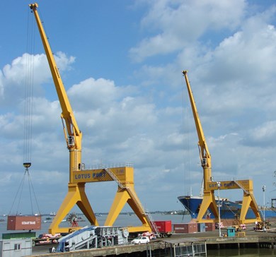 Liebherr TCC 230 Travelling cargo cranes