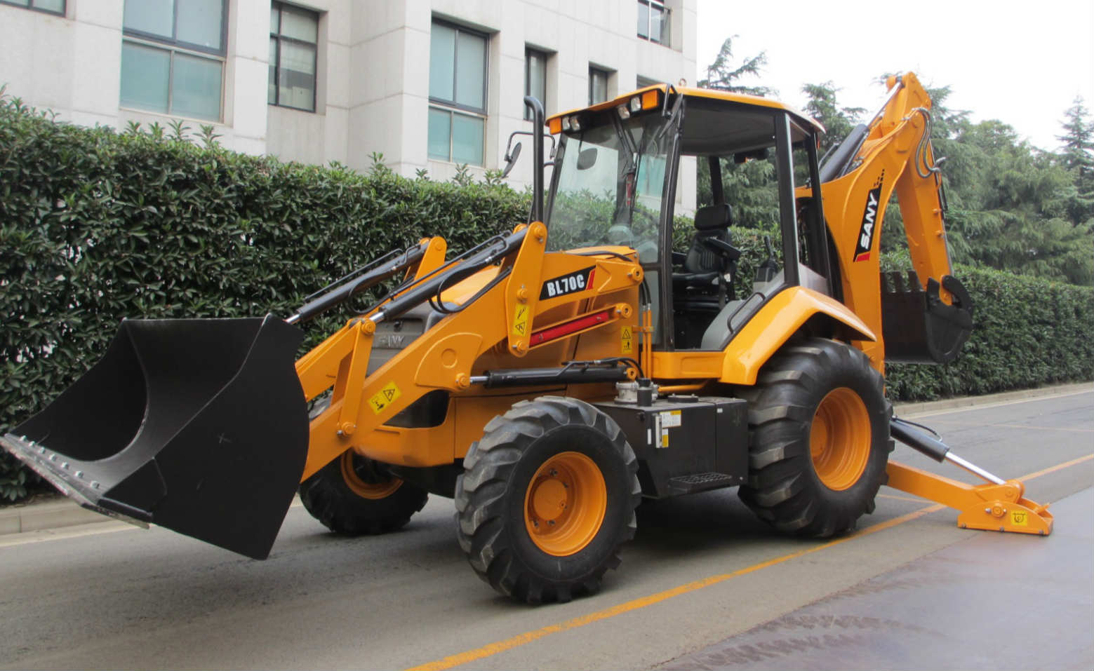 SANY wheeled excavator BL70C lands in the United States