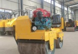 YIXUN Small road roller hand-held vehicle type vibrating 1 ton twin steel wheel diesel compactor