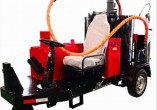 Road maintenance Asphalt Crack Sealing Machine ride-on road crack sealing machine for sale