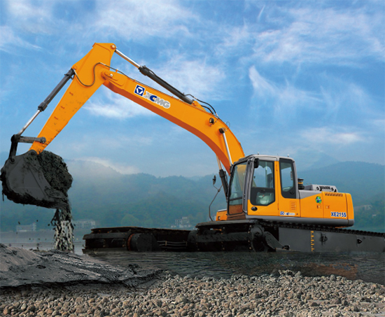 China's Domestically Designed Amphibious Excavator