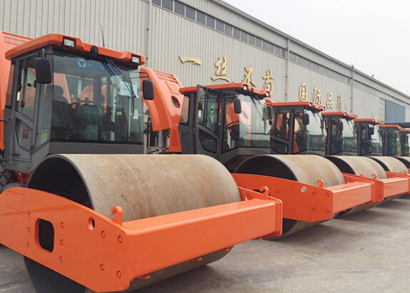 XCMG Exports 13 Road Rollers to the US