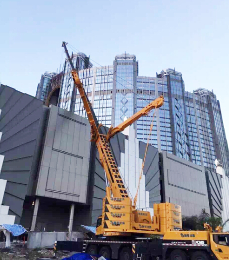 XCMG’s New QAY300A All-Terrain Crane Builds the New Landmark in Macao