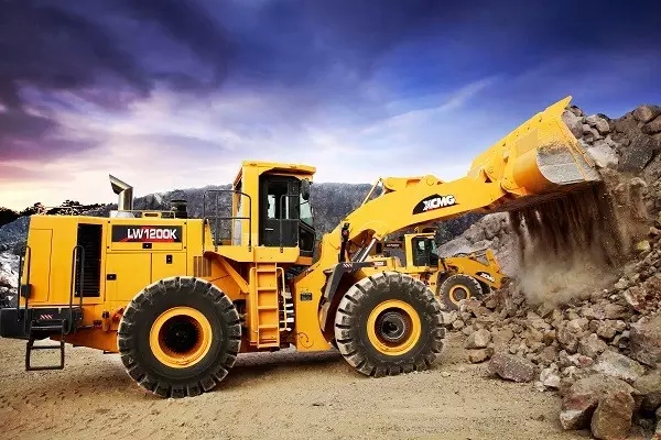China’s Breakthrough in Large-tonnage Loaders