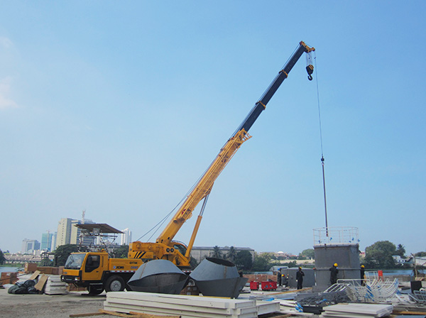 XCMG Crane Offers its Service in the Construction of the First TV Tower in Sri Lanka