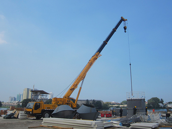 XCMG’s crane helping with Sri Lanka’s first TV tower project