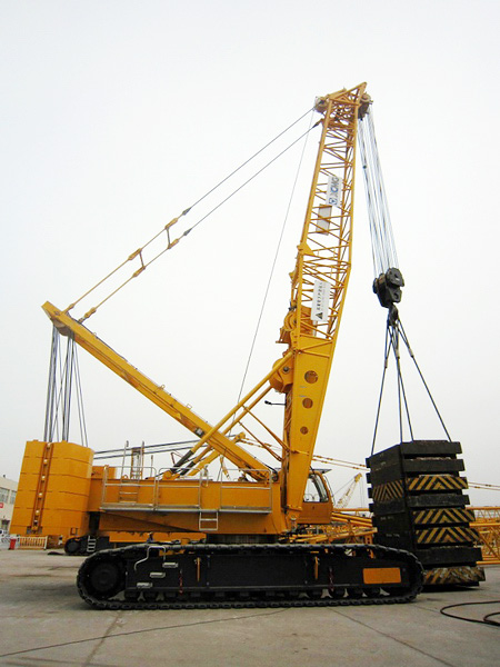 A New Generation of XCMG Crawler Crane Struck a Pose on the Stage