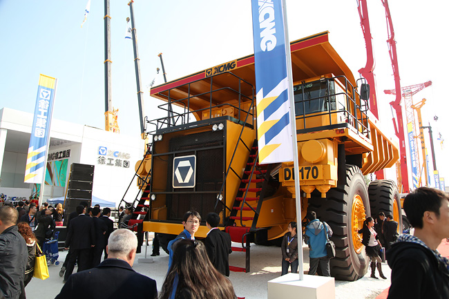 Global Construction Machinery Icons Compete in Beijing, XCMG Demonstrates 32 Top-class Products