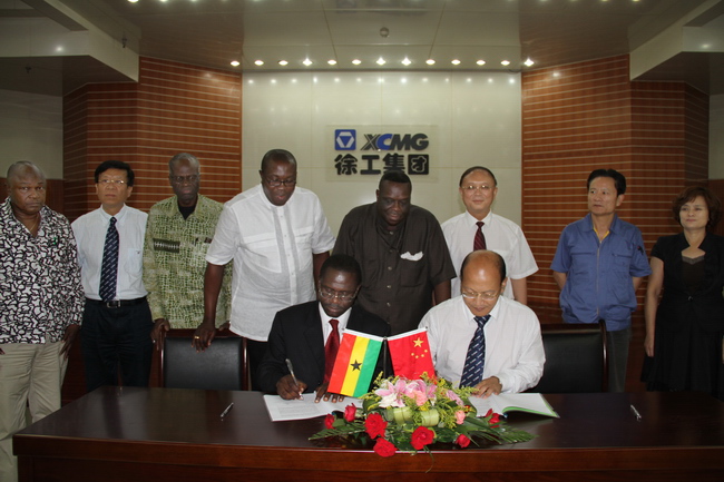 Ghanaian Government Delegation Visits XCMG and Inks Agreements of Cooperation