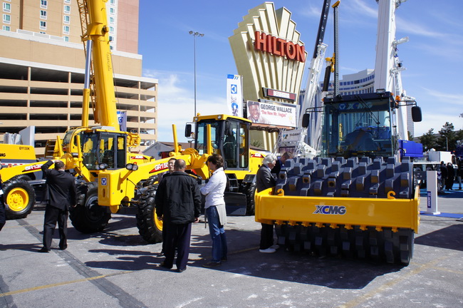 XCMG took part in 2011 American Engineering Machinery Exposition CONEXPO
