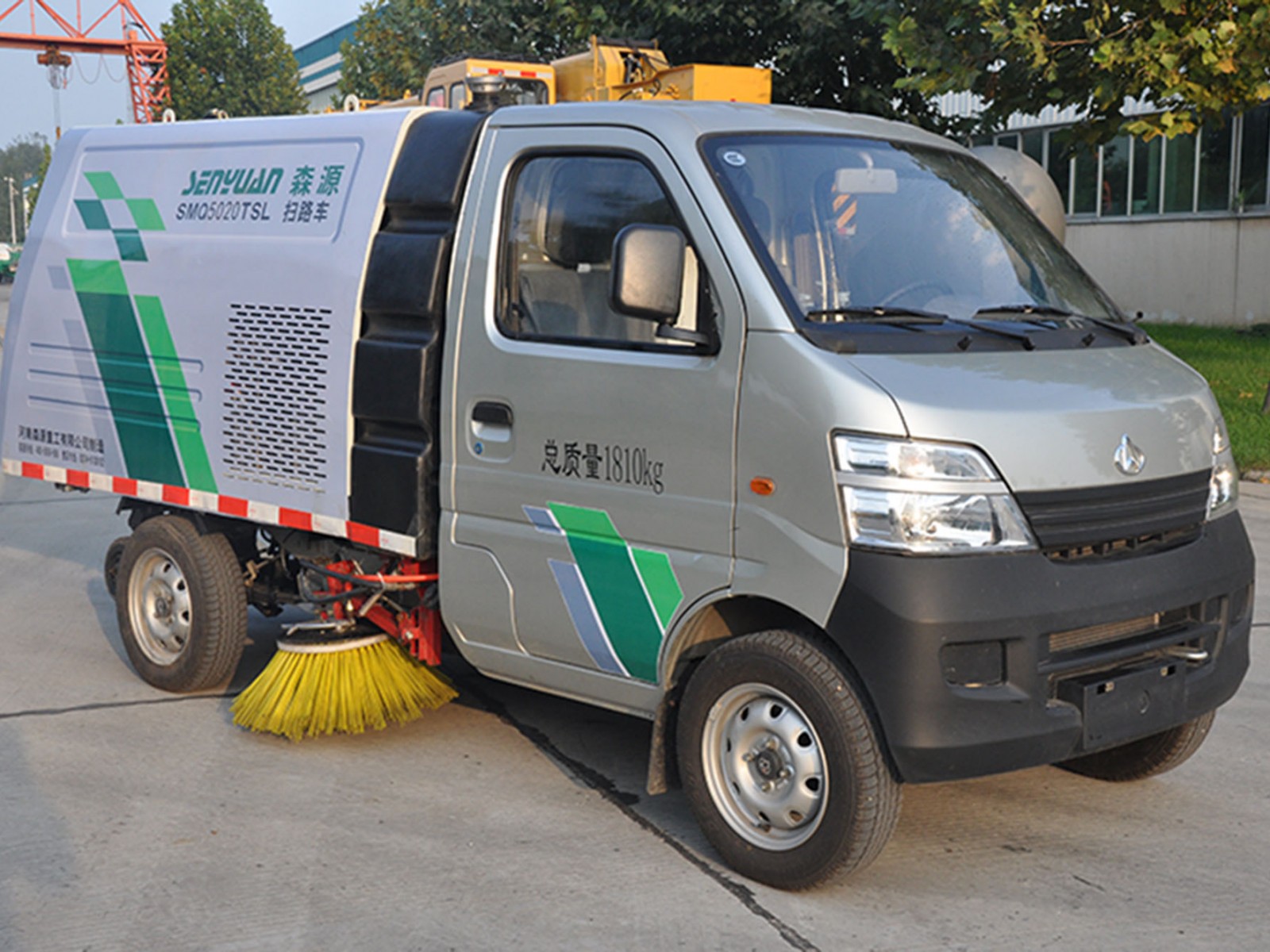 SENYUAN Sweeper Truck with Changan Chassis Barredora de caminos