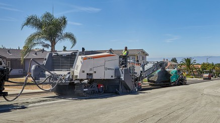 With all of the machines required for the process in its portfolio, the Wirtgen Group offers product solutions that cover the entire in-place cold recycling value chain. The star of the show: the W 380 CRi cold recycler from Wirtgen.