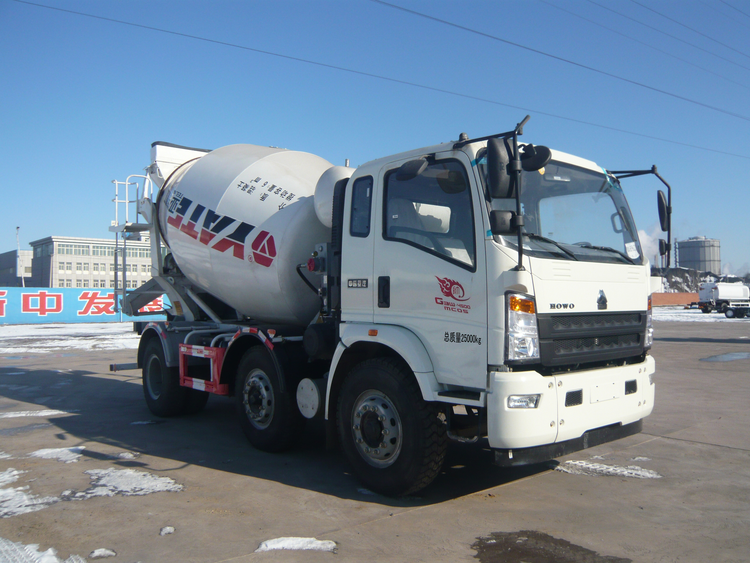 SINOTRUK [HOWO Light Duty Truck Series]  ZZ5257GJBH27CCE1 Concrete transit mixer
