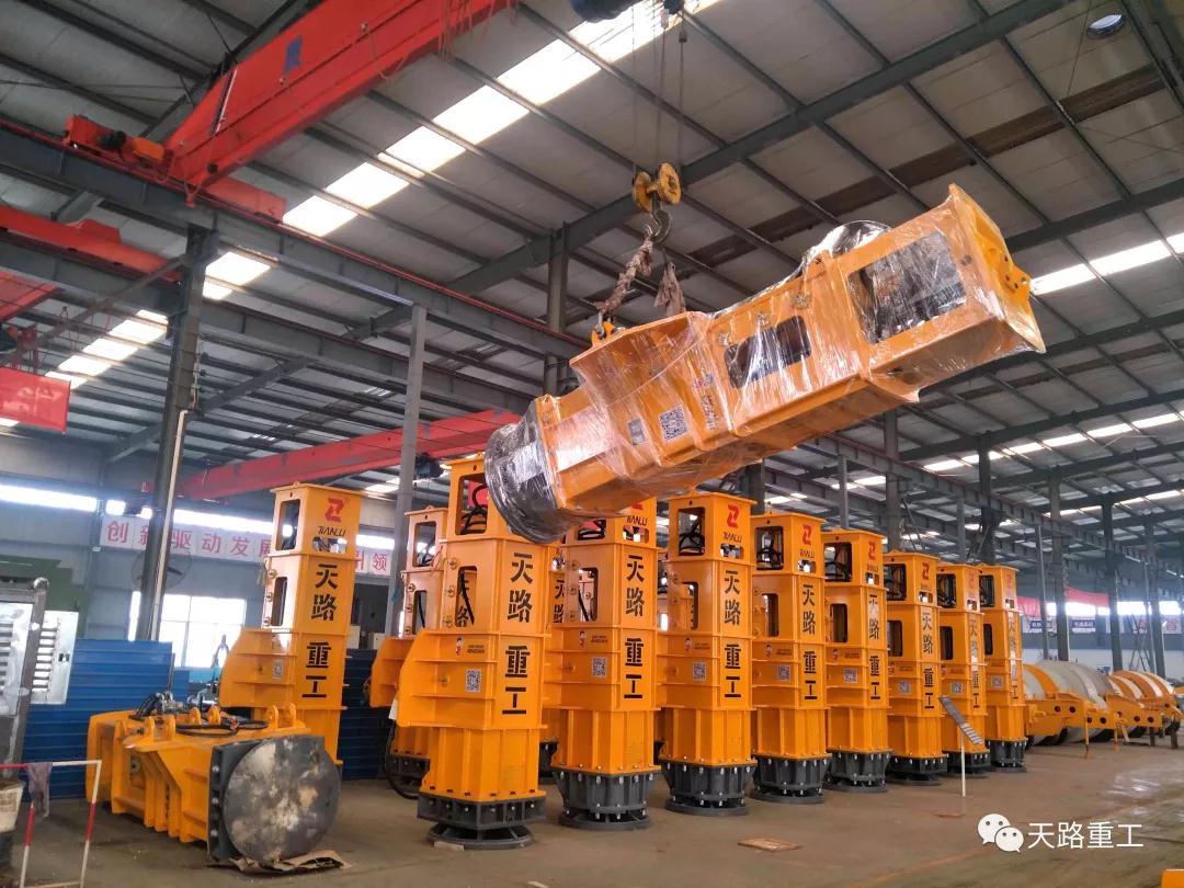 Tianlu heavy industry hydraulic rammer helps the construction of golden port highway in Cambodia