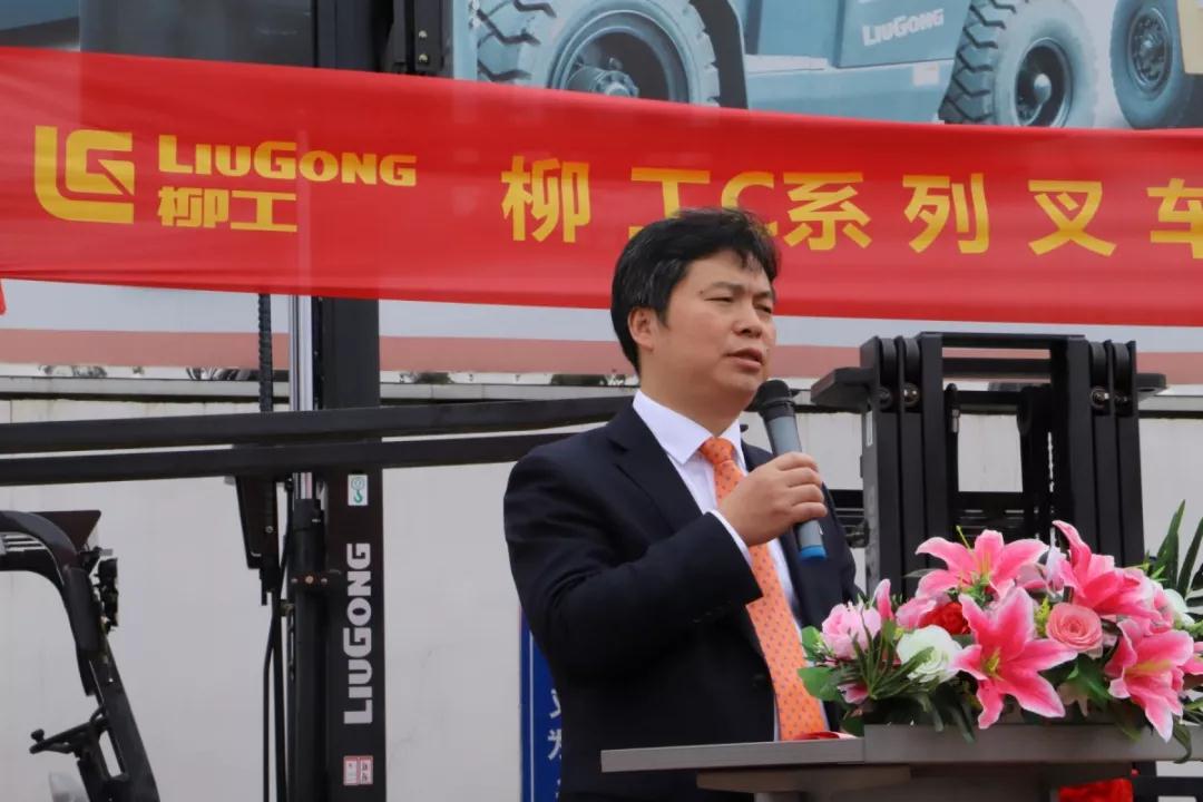 Interview | wang taiping: liugong forklift customer orientation, forge ahead