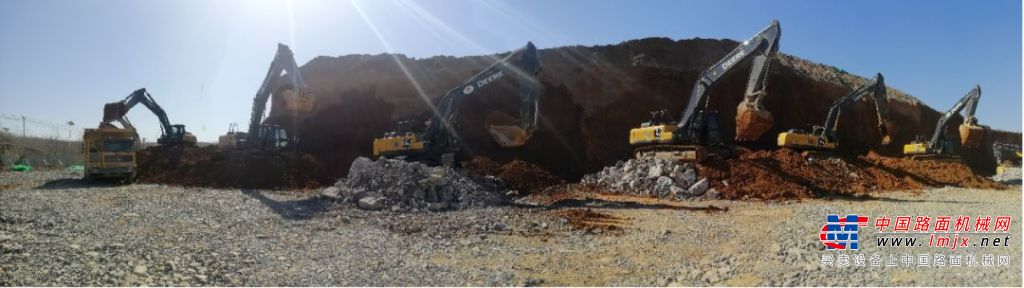 John Deere excavator helps mining companies resume work and resume production