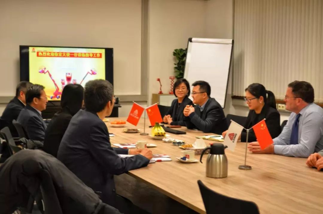 Chinese ambassador xu hong and his delegation visited lingong machinery Europe co., LTD