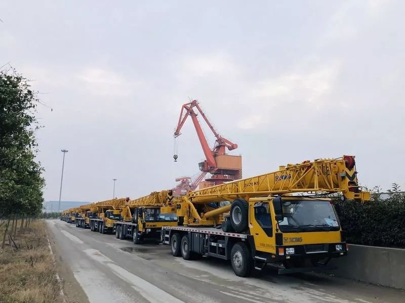 25 parade port, XCMG crane direct to the country of thousand islands