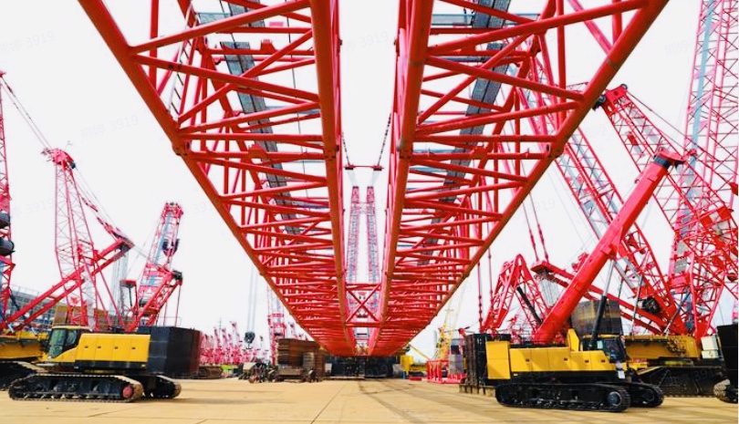 Lifting Beast in Industry: SANY 4000t Crawler Crane 