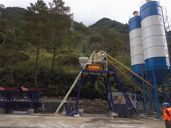 The santuijianyou mixing plant is assisting the construction of the nujiang beautiful highway project