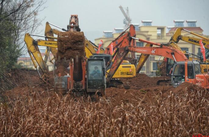 Hundreds of excavators working at the same time! Wuhan version of 