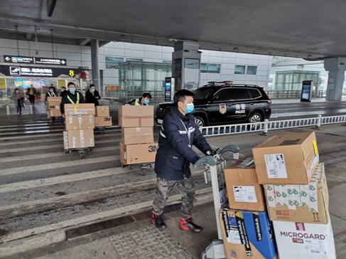 Global procurement, fight the epidemic! Zoomlion's first batch of overseas medical protection materials arrived in changsha