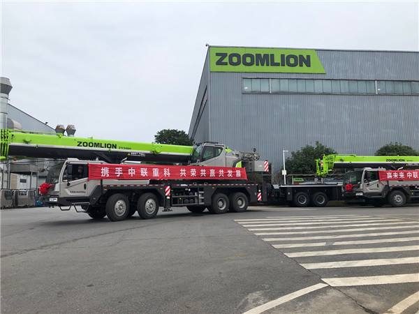 Zoomlion is busy with 40 4.0 truck cranes to rush to the construction line