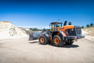 Doosan freshens wheeled loader for Stage V