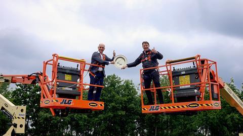 Riwal and JLG celebrate 25 years