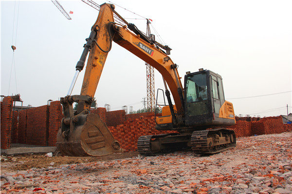 In January 2020, 9,942 excavators of various types were sold, down 15.4% year on year