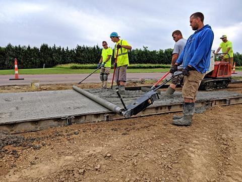 First battery-powered roller screed