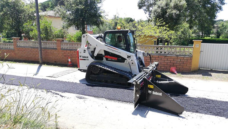 Quick and Compact Asphalt Solution with Bobcat Loaders