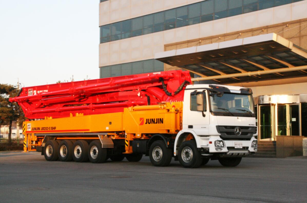 JUNJIN 63M-JJRZ63-5.18MB Бетононасос, смонтированный на грузовике