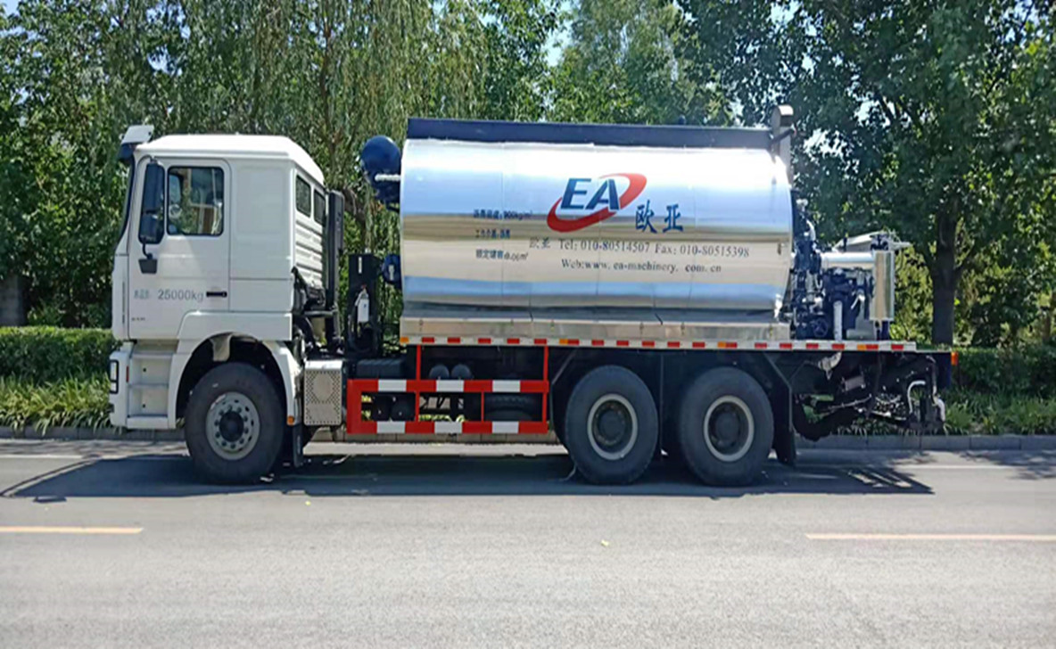 EA5180GLQMB1Z1 (国VI)  Asphalt-Distributing Tanker