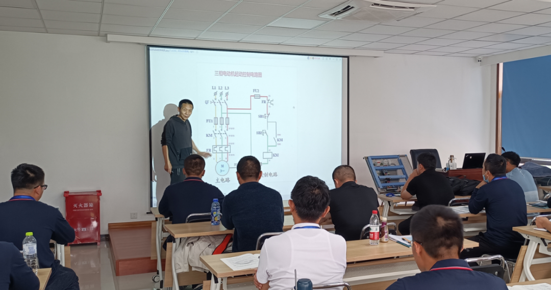 [Skills in Hand and Worry-free Service] The First New Energy Technology Training Course of Lingong Heavy Machinery Mining Machinery Marketing Successfully Completed