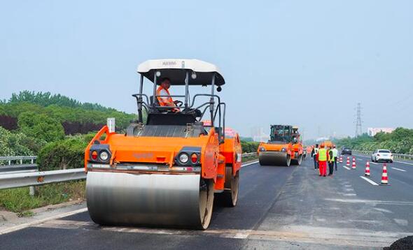 Li Xiaopeng: Promoting the High-quality Development of "Four Good Rural Roads" and Accelerating the Improvement of Modern Rural Transportation System