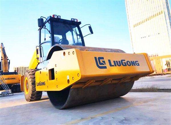 Sales Briefing of Bulldozers, Hoisting Machinery, Industrial Vehicles and Other Products in August 2022