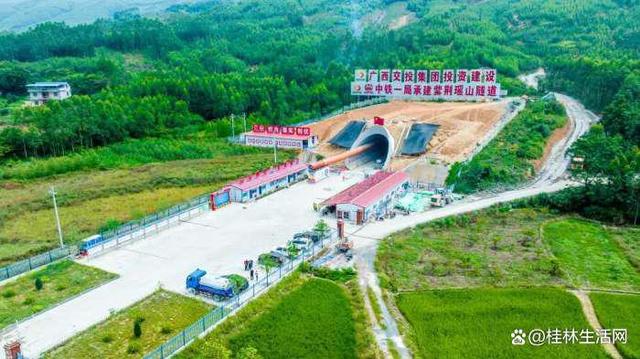 Another railway in Guangxi started construction in an all-round way, passing through these places.