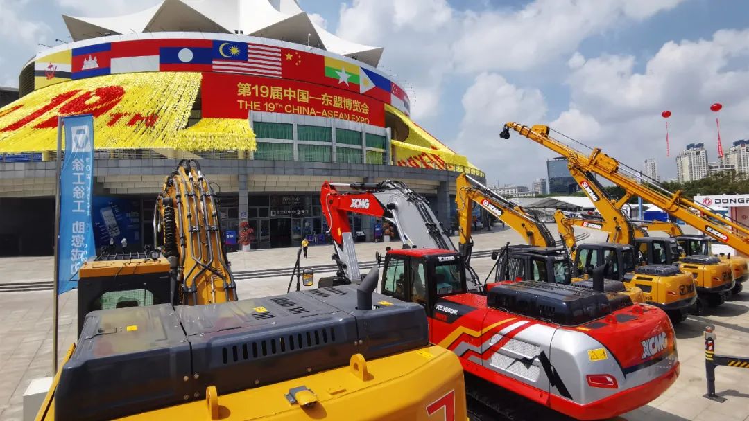 Shining East Expo XCMG Excavators Bring a Number of Customized Products to the Exhibition