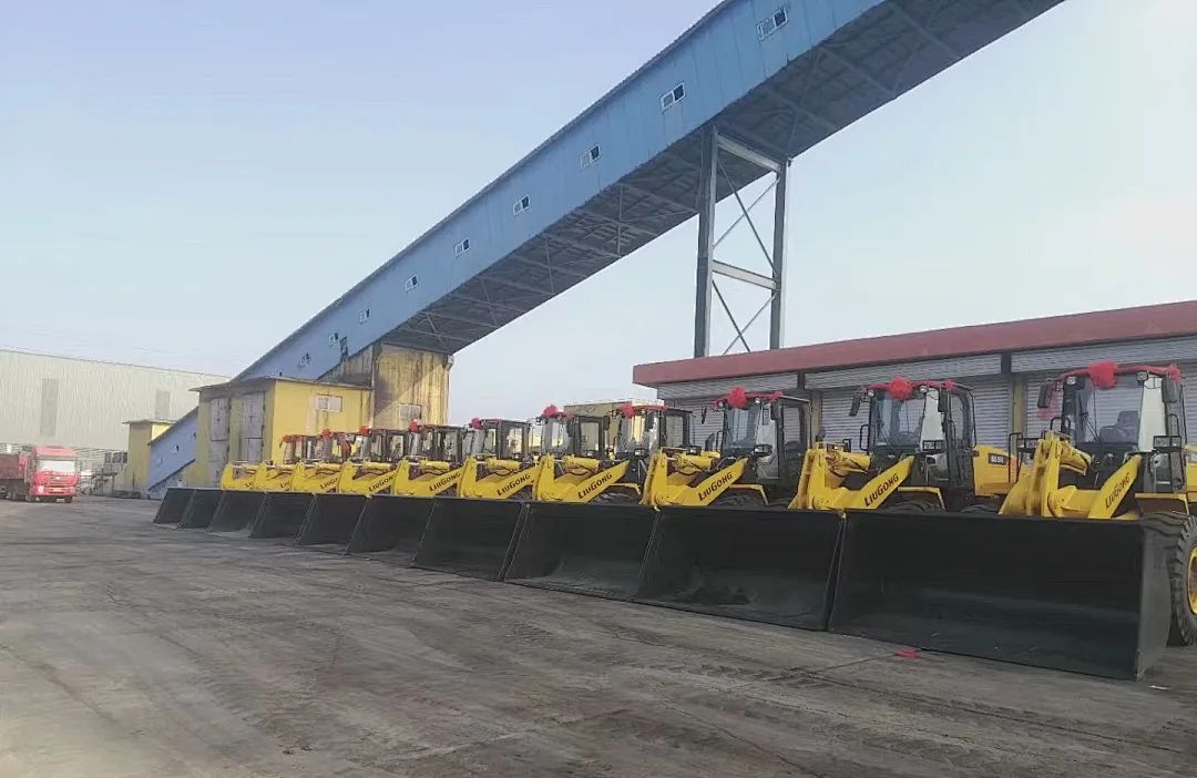 Liugong "Shovel Star" Delivered in Batch to Improve Railway Coal Transport Capacity