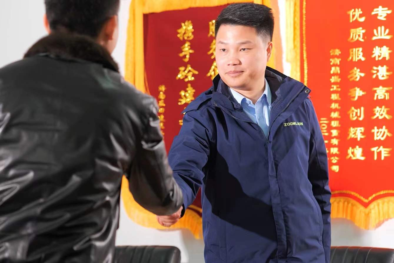 Thirty Years of Endeavor? Luo Zhongping of Zoomlion Heavy Industries Co., Ltd.: Strive for Success on the Front Line, Be Brave, Take Responsibility, Be Honest and Sincere to Win the Market