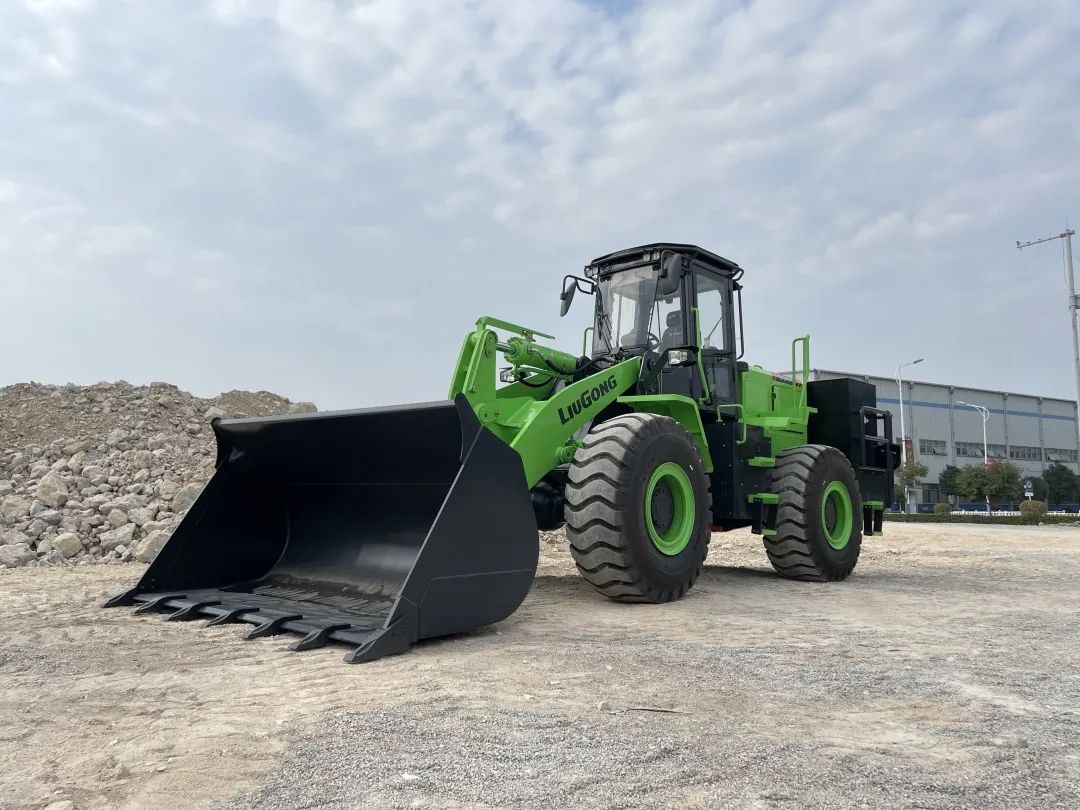 Liugong Leads the New Track of Electrification with the Heavy Attack of the Industry's First Power Exchange Loader