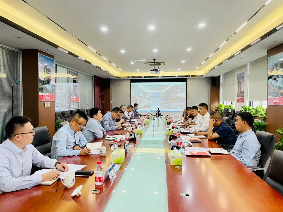 Hu Lin Meets with Liu Tao, General Manager of Tibet Transportation Development Group