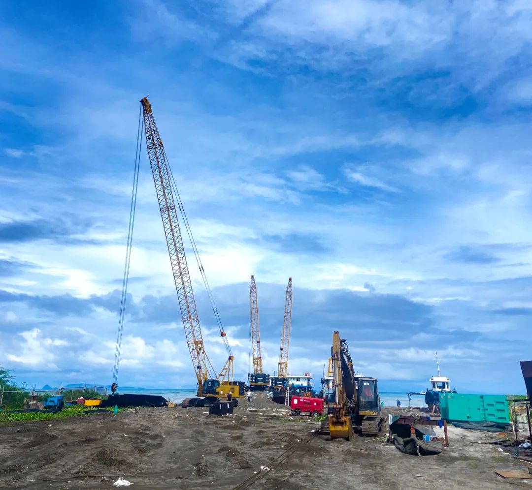 XCMG crawler harnesses take you to punch in the largest dredging and reclamation project in the Philippines