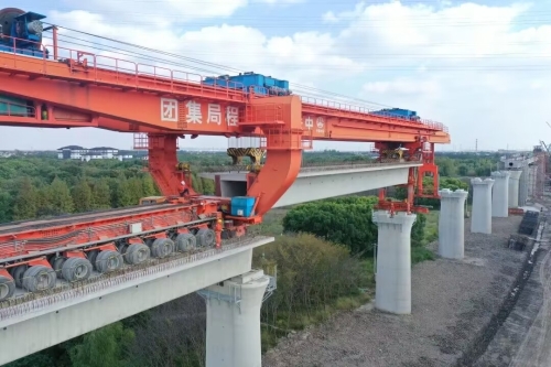 More than half of the girder erection project of the inter-city railway along the Yangtze River in the south is introduced from the high-speed railway along the Yangtze River in the north