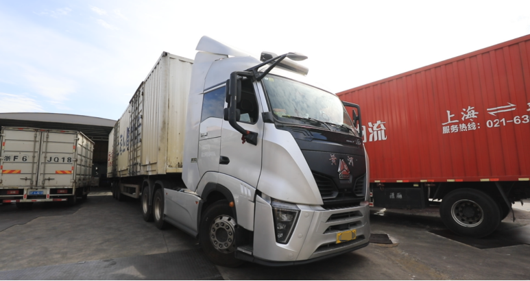 Come on, Yellow River X7 heavy truck users give you an account: buy it, you can save 100,000 yuan a year in fuel costs.