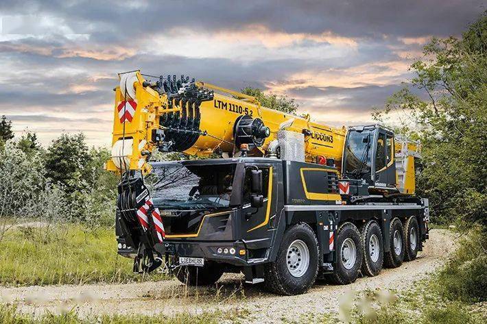 BMW Germany: Liebherr unveils the first crane with LICCON3 system-LTM 1110-5.2